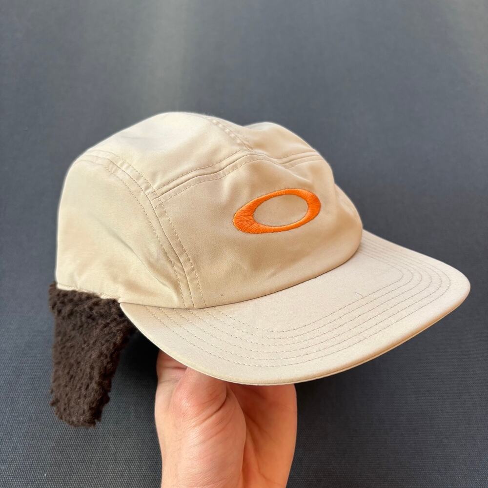 Oakley beige earflap fleece lined 5 panel cap orange logo winter hat
